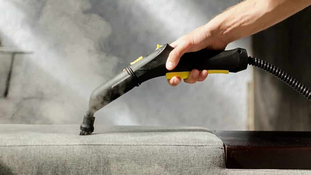 Профессиональный пылесос для химчистки мебели и клининга