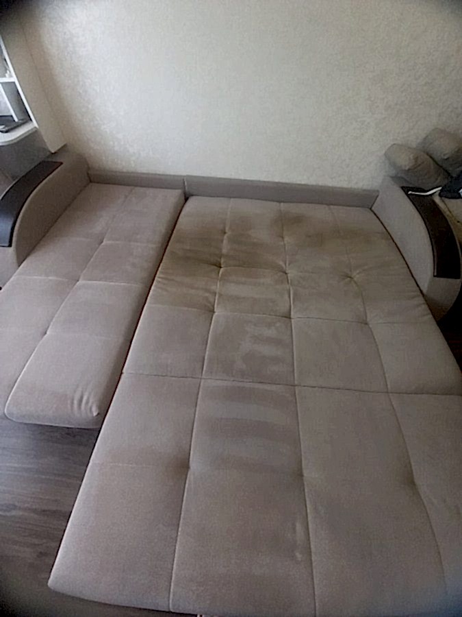 Химчистка углового дивана от жирных пятен