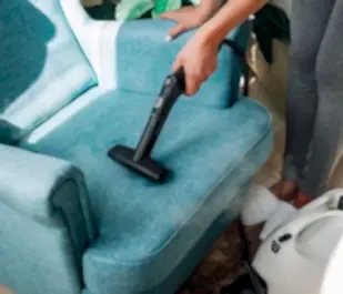 Химчистка кресла на дому