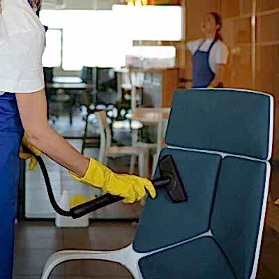 Химчистка кресла от пятен